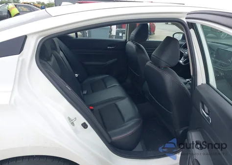 2019 Nissan Altima 2.5 Sr z USA, uszkodzony, nr VIN 1N4BL4CV5KC157741